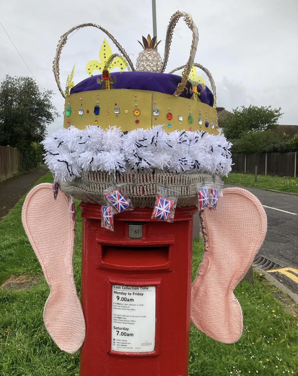 And this is why we don’t talk to people from Berrylands 
#Coronation