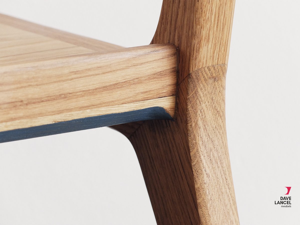 After moving house, I finally could finish my updated Herald chair. #woodworking davelancel.be