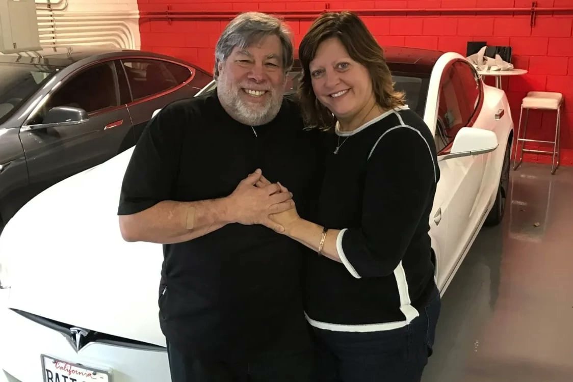 96solod's tweet photo. Steve Wozniak said that Tesla's artificial intelligence often makes mistakes and tries to kill car owners 😧 https://t.co/nhnbqjHH9T