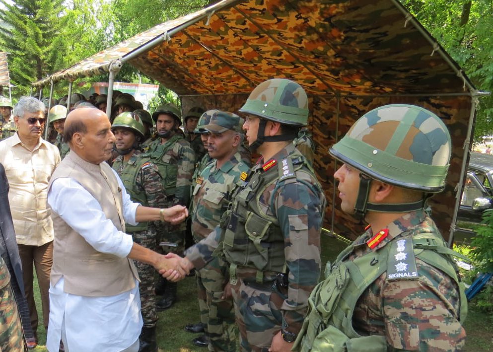 rajnathsingh's tweet photo. Visited the Army Base Camp in Rajouri, J&amp;K today. Reviewed the operational capabilities and security situation along the border. Also, interacted with the brave soldiers of the Indian Army. India salutes their devotion towards protecting our motherland. https://t.co/dqya9VppAi