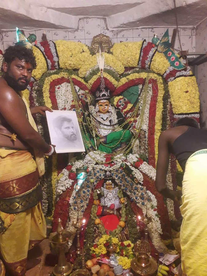Fansxpress's tweet photo. #FansExpress: @Chiyaan's Fans Perform Special Prayers For His Speedy Recovery 🙏 .... 

#ChiyaanVikram #Chiyaan #Vikram https://t.co/ulB7gv0Vg3