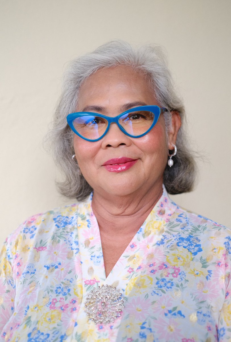 warnabilla's tweet photo. Just done shooting for Happy Mother’s Day. Behold! The inspiration to our brand COOLaunty Eyewear; the coolest aunty I know, my mama 🥰❤️ Rocking our bestselling cat-eye frames effortlessly ✨ https://t.co/mCs7PuLXiN