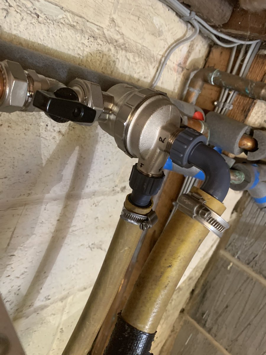 remlocplumbing's tweet photo. 2007 @Fernox hoses still going strong! Using @Fernox omega TF1 adapter for flushing .. https://t.co/8OPnPC7pi6