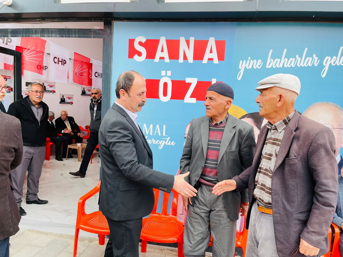 nusirewanelci's tweet photo. CHP Van İl Başkanlığımızın organize ettiği halk buluşmasında mv. Adayımız @bedirhanogluvan,@muhlisorhanvan il yönetimimiz,millet ittifakı il bşkları ve halkımızla biraraya geldik. @kilicdarogluk ve mv adaylarımız için oy ve destek istedik. @CHPVAN_ @hakanilvan @MehmetKURUKCU https://t.co/7BpUyTidWb