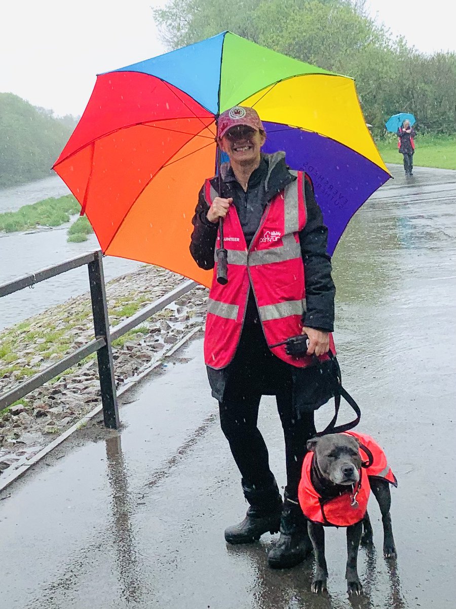 IsaMary2021's tweet photo. Mum said seeing as I like ponds and water so much I could marshall with her in the rain π³π³ #IsaMary #cardiffparkrun #DogTwitter #NiceWeatherForDucks https://t.co/H6SL83iY8j