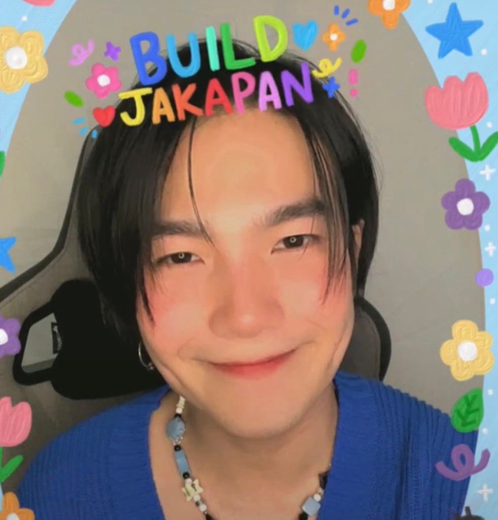 onyourbuild's tweet photo. After so long we finally saw him, he came live just to thank us.
He came live because he wanted all of us to know how much we mean for him, not just with posts but putting his face to.
It was very brave of him, I am proud of him. I’m sending him lots of hugs
#Buildfirstconcert https://t.co/F4ZkI34fRK
