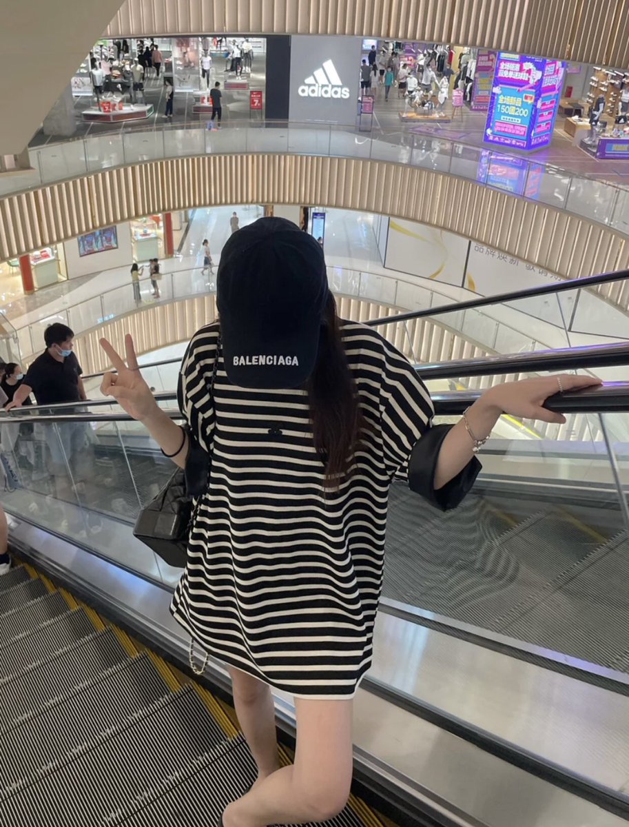 TuoYu133's tweet photo. 眼下的生活，不是没有快乐，只是所以的快乐都暗含着一层谨慎的底色

#商城 #兰州 #真空 #美腿 #庆阳 #纯欲 #酒泉 #甘肃 #甘肃交友 https://t.co/f3kIJuG6lb