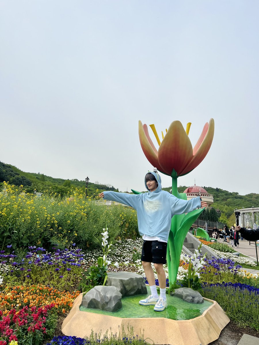 by_EPEX's tweet photo. [#제프]

샤랄랄라랄랄라✨✨
여우가 시집 안 가는 날

#EPEX #이펙스 #JEFF #제프 #젶프프 https://t.co/zFzcgd1wJy