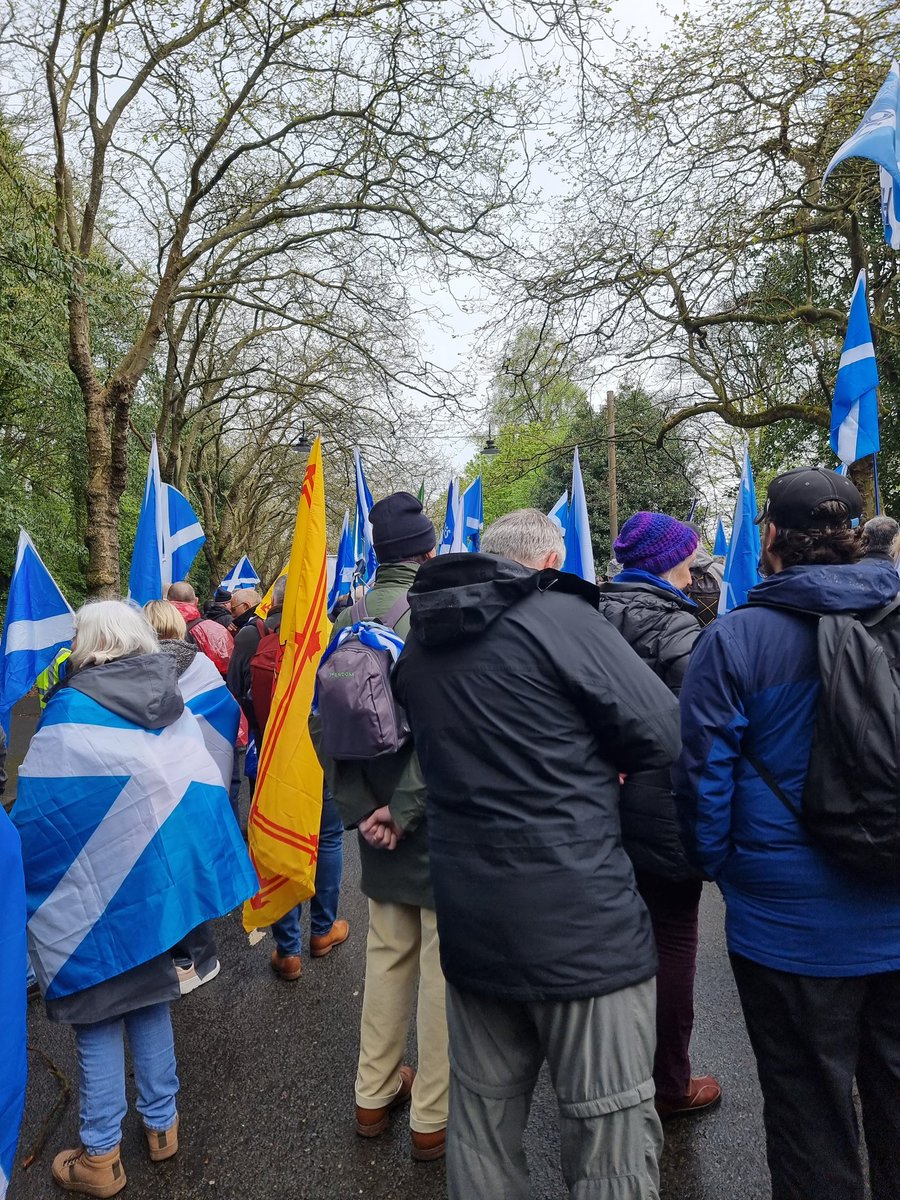 YesPleaseScots's tweet image. Setting off now #notourking #yesscotland