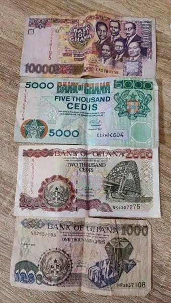USMANBLESS's tweet photo. If u see dis money what come into your mind first let's remember our days 📌📌📌 https://t.co/s5IIbo6eeL
