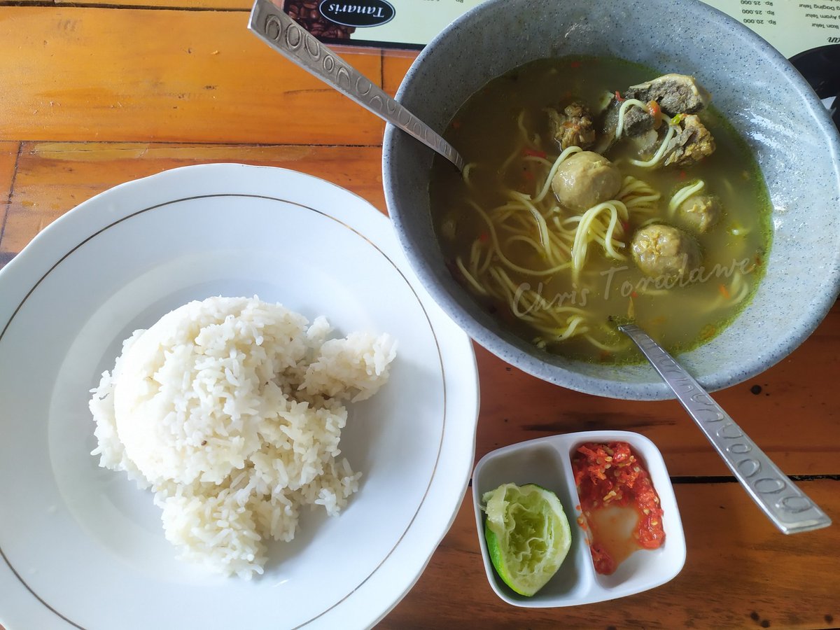 ChrisToralawe's tweet photo. Tiap hari orang traktir π
#kuliner #baksokuahkaledo #endorse #squadthewinner #lemossquad #traktir #tanaris #kerja #myjobmyadventure #christoralawe #refreshing #pabaluoto #sulawesitengah #toboe #toupibar #touminsel #tuamalolombulan #orangmanado #toposo #topamona #boe #putramakilo https://t.co/McOCybAyx5