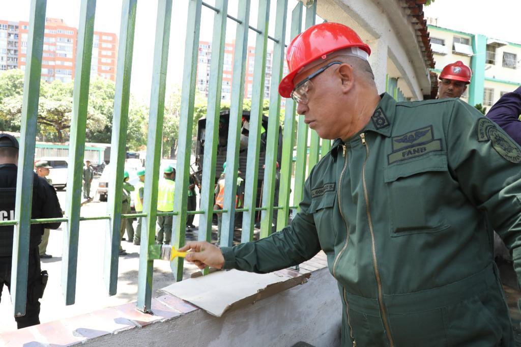Redi_andes's tweet photo. #AsíLoDijo @dhernandezlarez Venezuela cuenta con la #FANB soldados y soldadas comprometidos con el ideario Bolivariano y enraizados todos en un solo ideal de Patria independiente, libre y democrática ! #BricomilesEnAcción 
#IntegrarEsVencer https://t.co/DHM48CiUWh