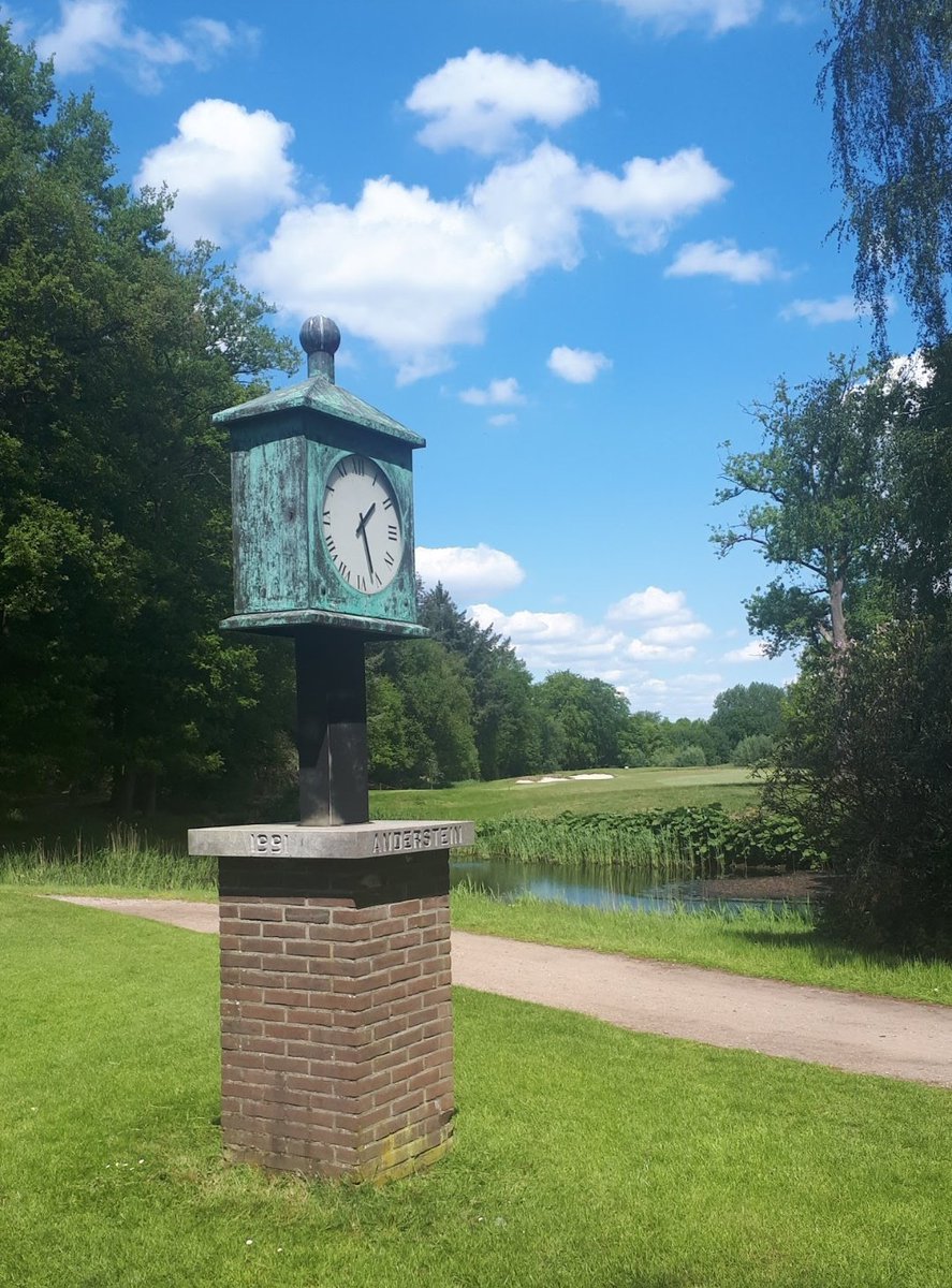 DonjaHoevers's tweet photo. Dag 6 van #mei_nmooistefotos heeft het thema: de kleur #groen.
Op initiatief van @bosw8er_jochem
1. de klok op hole 1 #Anderstein ⛳ (en achtergrond op mijn telefoon)
2. Mijn favo eten 🍽️
3. Op de golfbaan 🏌♀️
4. Warm op de fiets, dus 🧣 aan het stuur https://t.co/ALnlZRj7nO