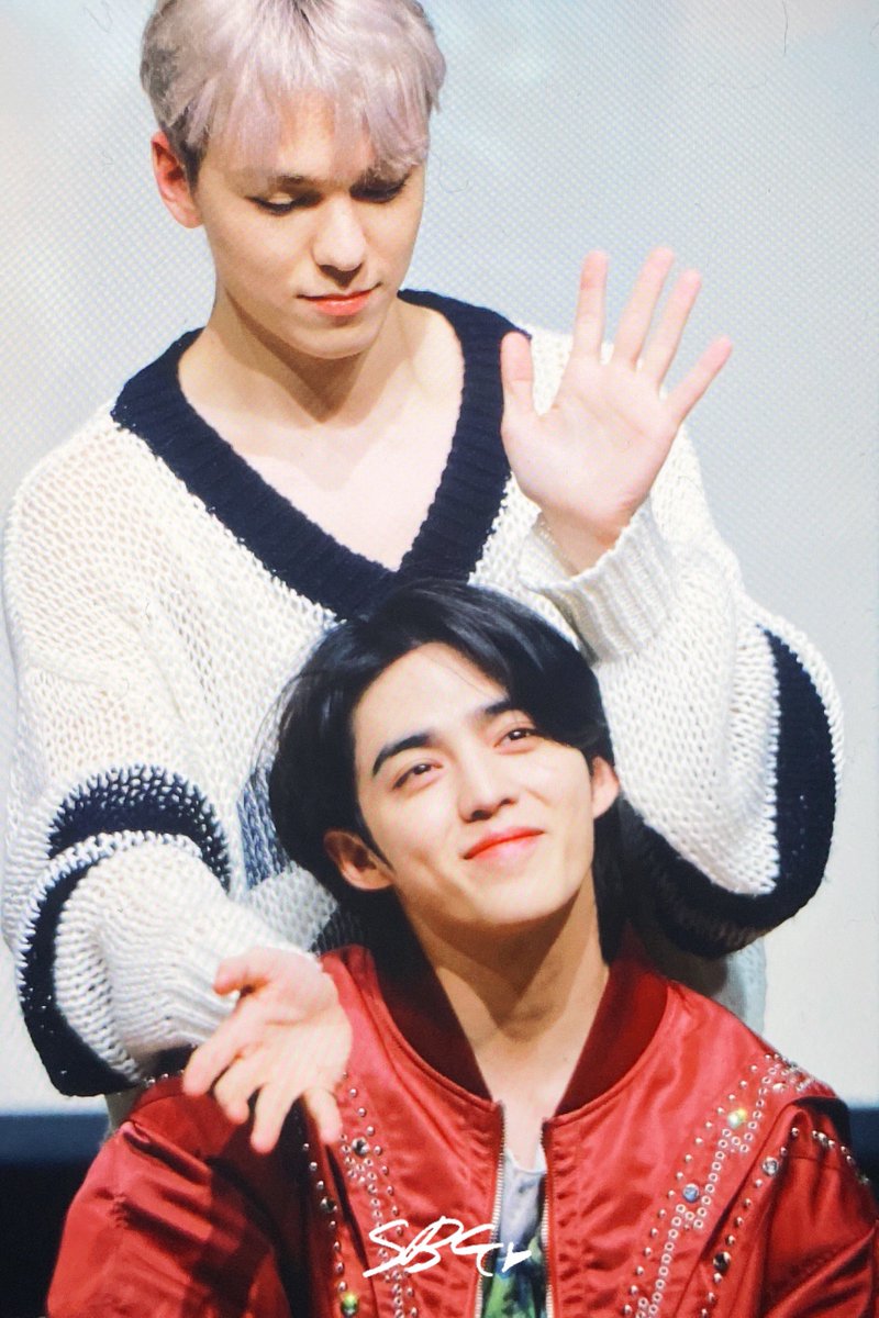 SBG_0808's tweet photo. 230506 비트로드 대면팬싸

🌹🌺🌹

#세븐틴  #에스쿱스 #SEVENTEEN
#SCOUPS #최승철 #승철 #エスクプス https://t.co/9TzNZyCDcF