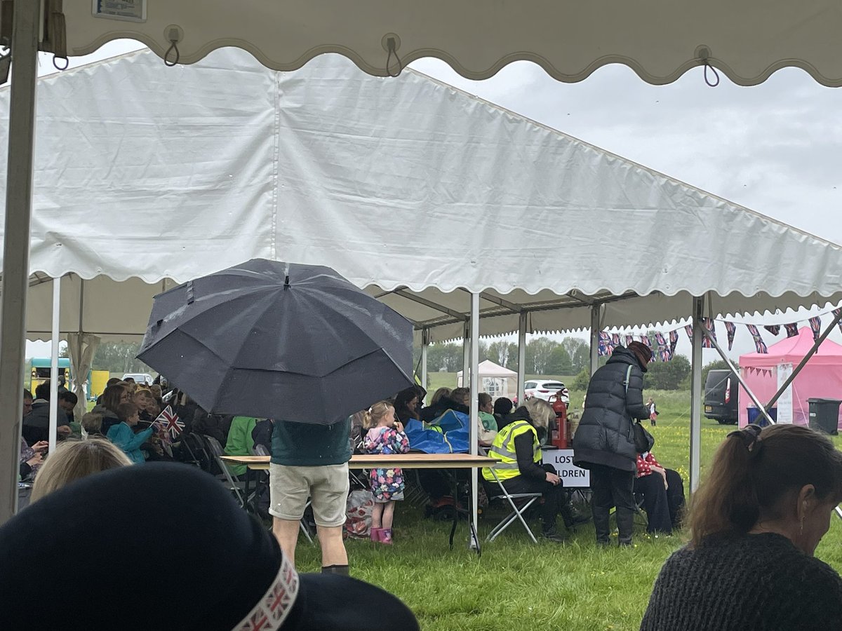 PaulDayMK's tweet photo. 300+ townsfolk together on the common watching proceedings on the big screen . #GodSaveTheKing #LoveNP https://t.co/hRyal2sSJc