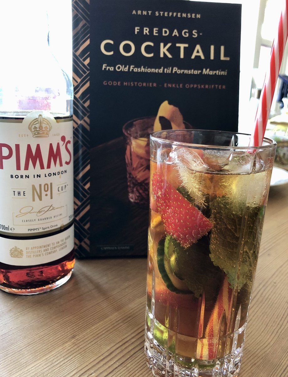 Dagen for Pimm's! 🥂🎉🎩
#Charles #coronation #Pimms