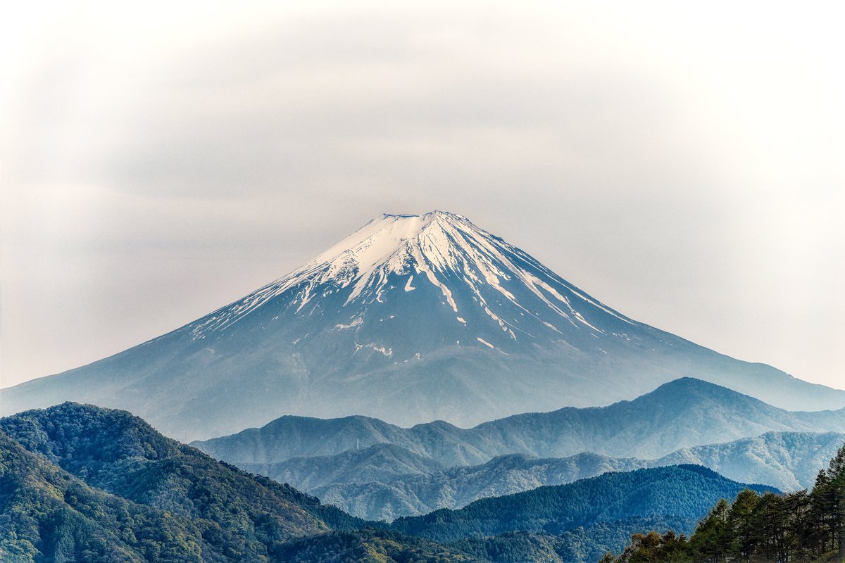富士山(*´꒳`*)峠道を走っていたらちょっとした展望台を見つけて寄ってみれば富士山が綺麗に見えてとても嬉しかったにゃあ♪