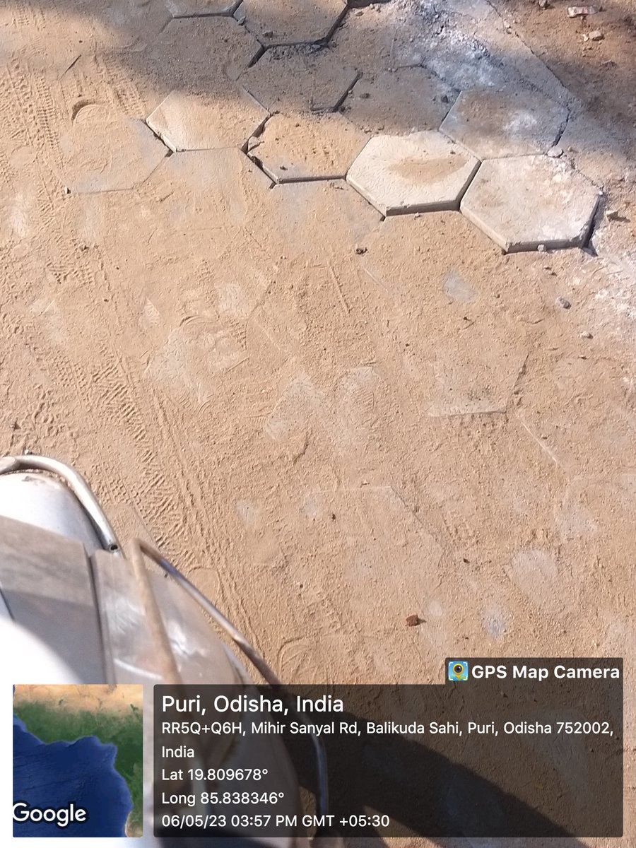ASHUTOSH_INC_'s tweet photo. ୨୯ ନମ୍ବର ୱାର୍ଡରେ ରାସ୍ତା କାମରେ ଫେବର ବ୍ଲକ୍ର କାମ ଫିନିସିଙ୍ଗକୁ ଟିକେ ଧ୍ୟାନ ଦେବେ ଆଜ୍ଞା l
ଯଦି ଗୋଟେ ପିସ୍ ବାହାରିଲା ତେବେ ସବୁ ବାହାରିଯିବ ଓ ପୁଣି ତିଆରି କରିବାକୁ ପଡିବ ରାସ୍ତା l
କିନ୍ତୁ କଂଟ୍ରାକଟର କି @Puriulbeo ନଜର ନାହିଁ ଏହା ଉପରେ l
କାମ ସଠିକ ରୂପେ ସମାପ୍ତ କରିବାକୁ ଅନୁରୋଧ ନଚେତ ରାସ୍ତା ବେଶୀ ଦିନ ପାଇଁ ନୁହଁ l https://t.co/slNgCt0eCE