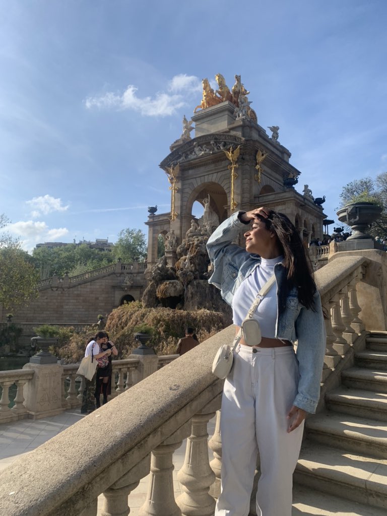 AngelaVega07's tweet photo. Lo manifesté y acá estoy ✨cumpliendo sueños✨ https://t.co/LcOYqJktEi