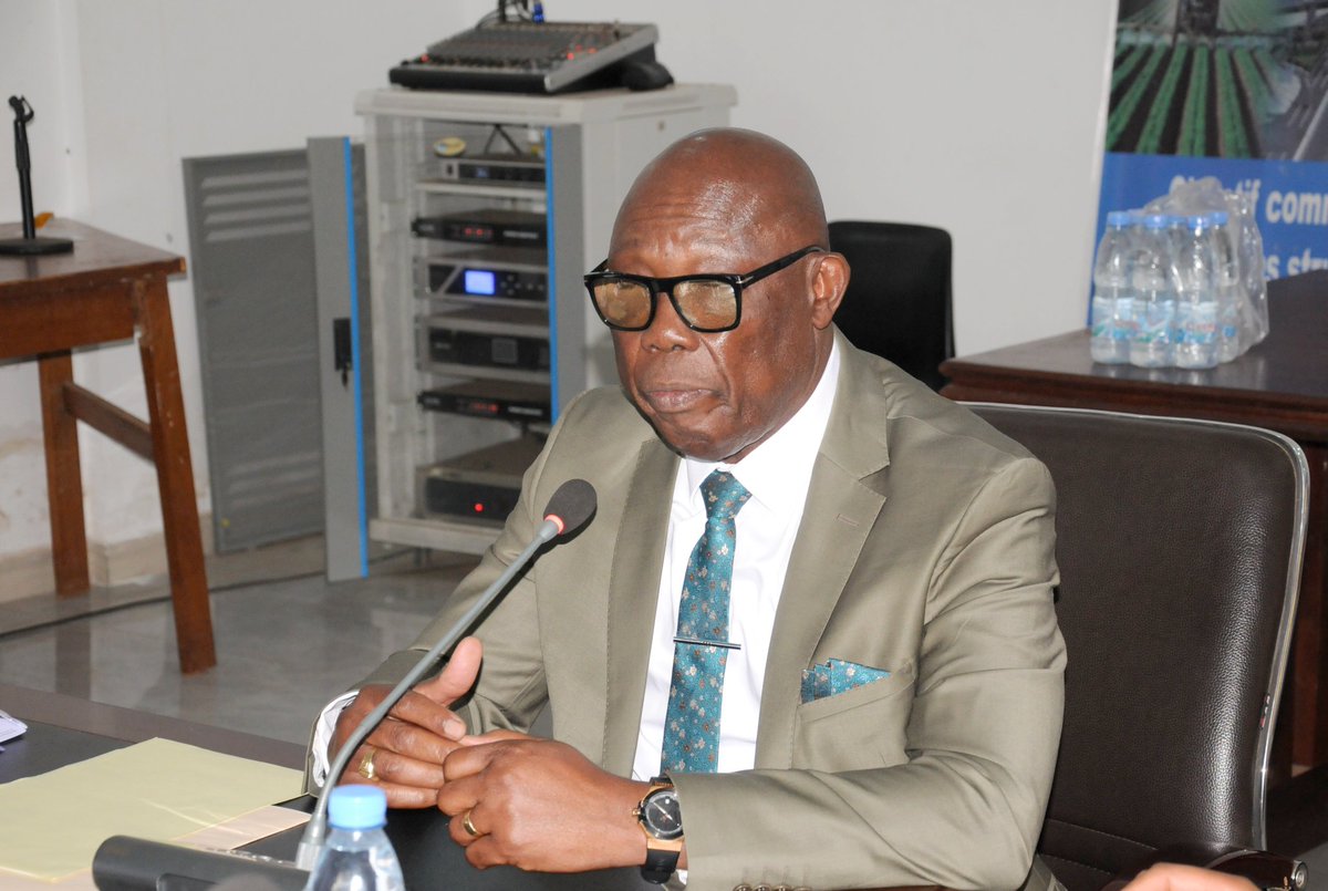primrcaoffic's tweet photo. #Centrafrique,  Le PMCG Félix MOLOUA a Co-présid�� avec le chef de la délégation de l’Union Européenne en Centrafrique #Douglas CARPENTER ce vendredi 5 Mai 2023 la 1ère réunion du Comité Directeur Conjoint du RCPCA. La situation des réformes après la FEC a été débattue. https://t.co/AdOeOhcgBS