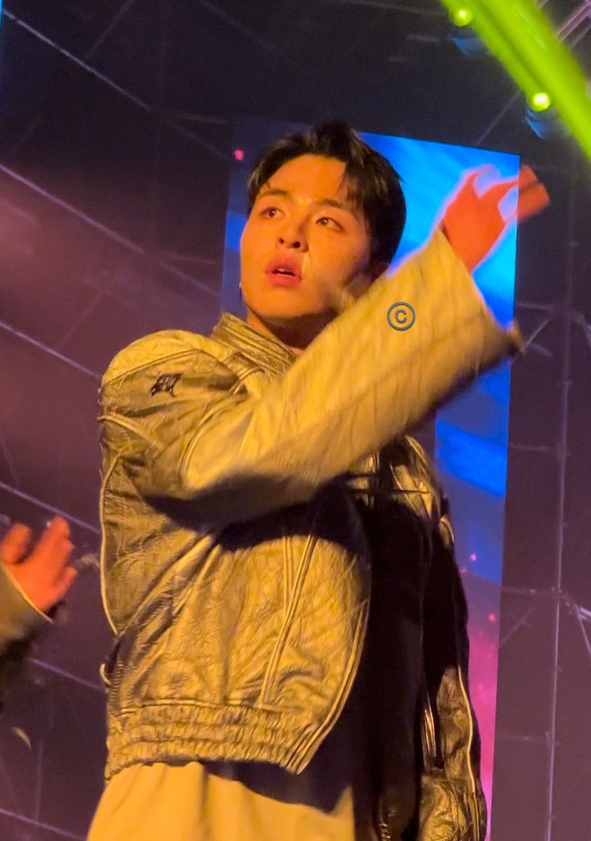 K00BAE's tweet photo. 230506 junhoe preview, fantaken, fancam at iKON TAKE OFF DAY 2

cr: owner
#TakeOffWorldTour_Seoul_D2 #구준회 https://t.co/YtwFBOy53o