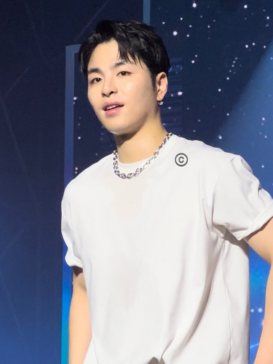 K00BAE's tweet photo. 230506 junhoe preview, fantaken, fancam at iKON TAKE OFF DAY 2

cr: owner
#TakeOffWorldTour_Seoul_D2 #구준회 https://t.co/YtwFBOy53o