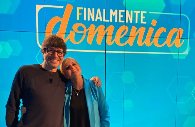 A #FinalmenteDomenica Michele La Ginestra e le nuove avventure di "Canonico", dal 3 maggio su <a href="/TV2000it/">Tv2000.it</a>

#FinalmenteDomenica, condotto da Lucia Ascione, ogni domenica alle 17 su <a href="/TV2000it/">Tv2000.it</a> (canale 28 - 157 sky)