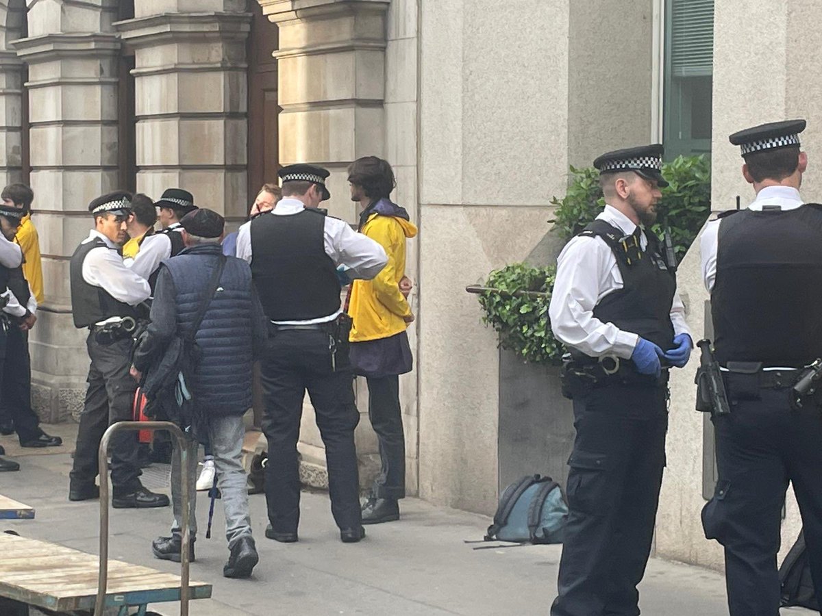 Socialist Worker tweet media