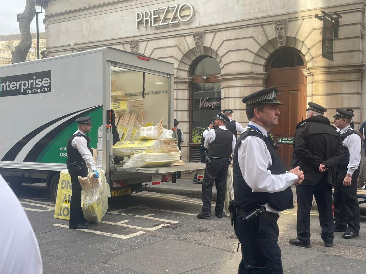 Socialist Worker tweet media