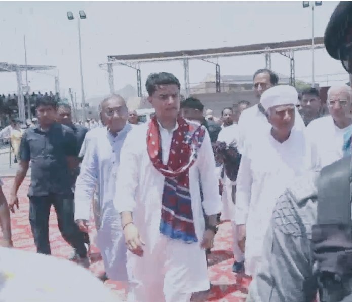 Deependra Singh Shekhawat (@deependrainc) on Twitter photo बाड़मेर में वीरेन्द्र धाम में छात्रावास के उद्घघाटन और स्व. डॉ. वीरेन्द्र चौधरी की प्रतिमा के अनावरण समारोह में पूर्व उप मुख्यमंत्री श्री सचिन पायलट जी के साथ शिरकत की।
<a href="/SachinPilot/">Sachin Pilot</a> बाड़मेर में वीरेन्द्र धाम में छात्रावास के उद्घघाटन और स्व. डॉ. वीरेन्द्र चौधरी की प्रतिमा के अनावरण समारोह में पूर्व उप मुख्यमंत्री श्री सचिन पायलट जी के साथ शिरकत की।
<a href="/SachinPilot/">Sachin Pilot</a>