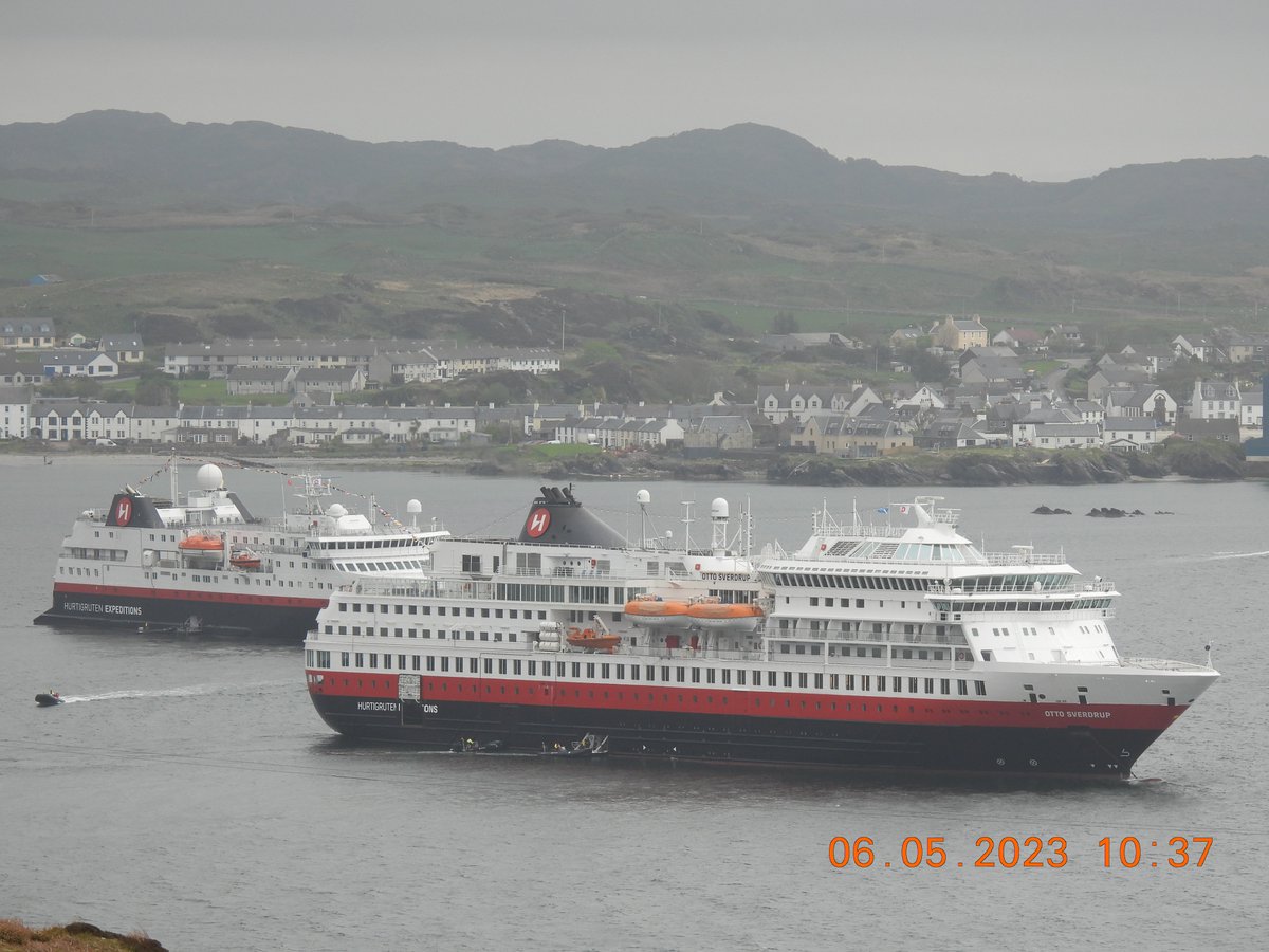 Getting quite busy down in Kilnaughton Bay as there are 2 cruise ships, Spitsbergen and Otto Sverdrup, in this morning. Wee boats going back and forth to the pontoons at Port Ellen.