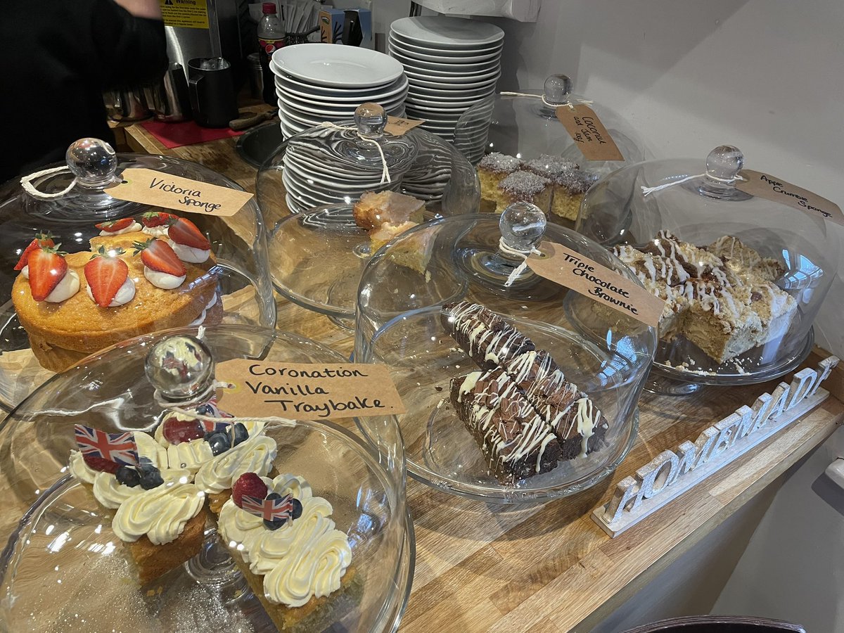 Book signing with cake and coffee in Southwick Village Tea Room. Busier than I expected #booksale #newnovel #coffeelover #cake @AlisonHabens @TelPortsmouth @PompeyWriters @SandCPompey