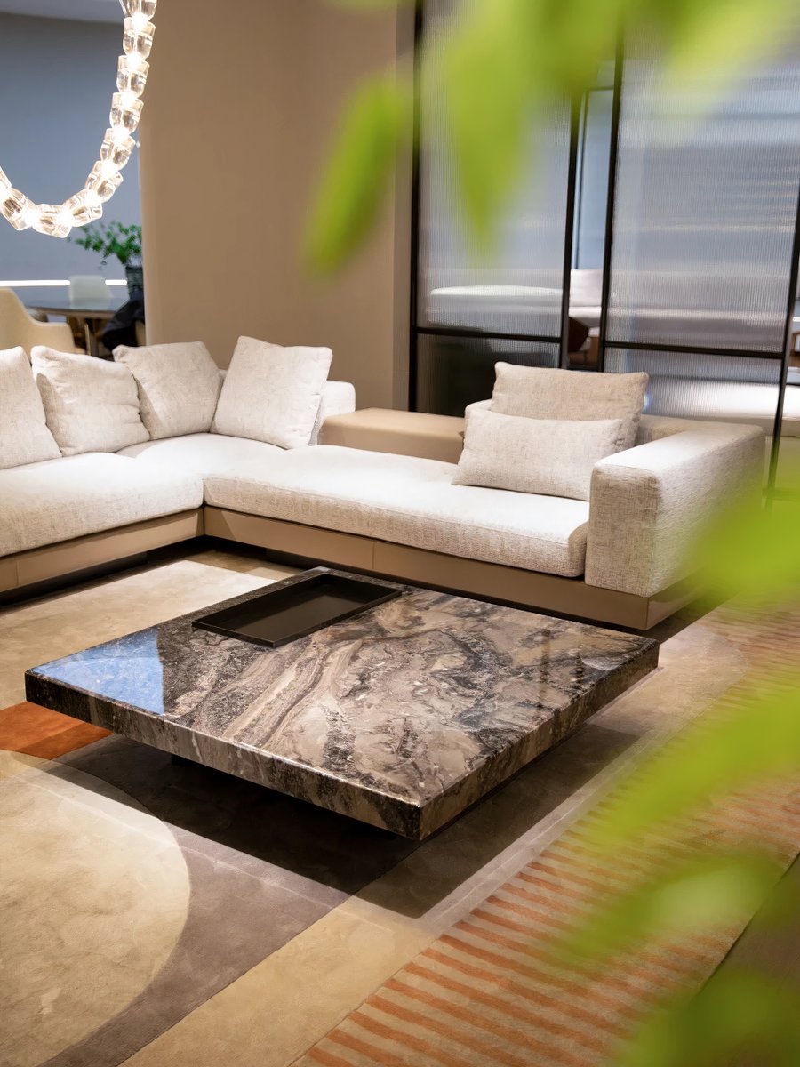 'Step into a world of refined elegance with Buccellati, the coffee table that defines artistic living.'

#interiordesign #coffeetabledesign #furniture #elledecor