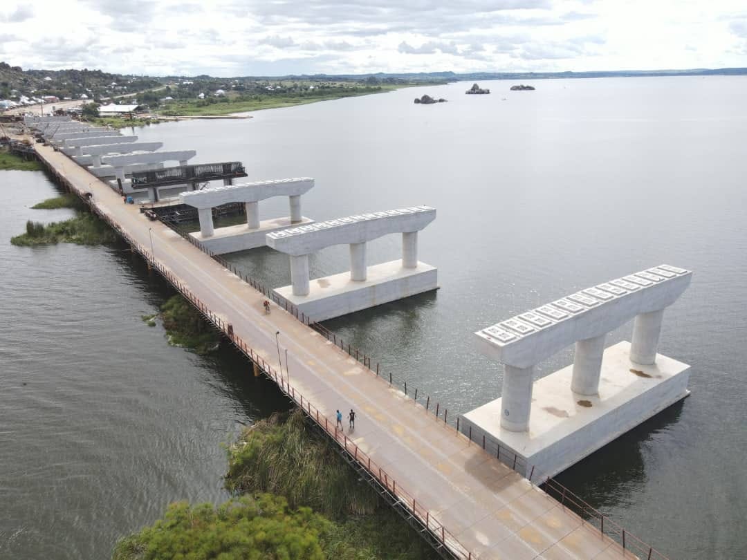 date_africa's tweet photo. 🇹🇿 Tanzania : Construction of the JP Magufuli Bridge reached 72 percent
Ujenzi Daraja la JP Magufuli wafikia asilimia 72
Wizara Ujenzi Na Uchukuzi
#utdatanzania #utdamagufuli_bridge #utdatanzania #utdainfo #utdabridge https://t.co/4tMZQ8tGDq