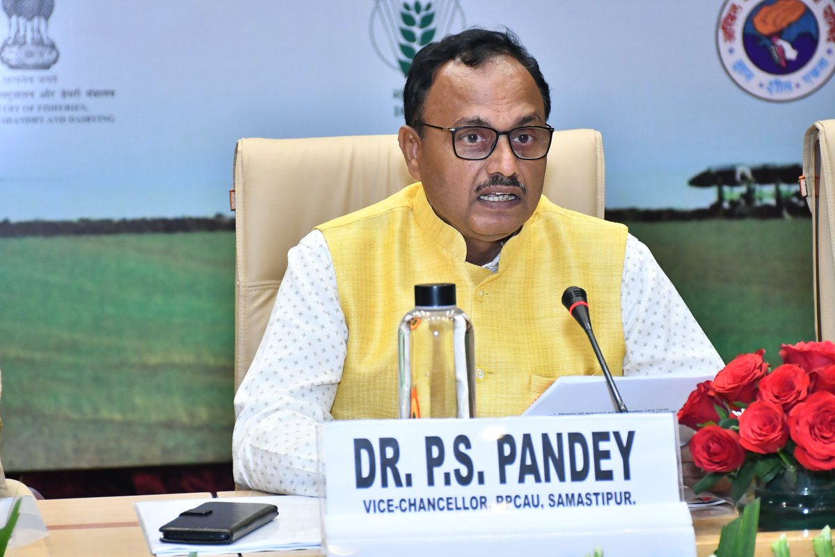 AgrivisionOrg's tweet photo. एग्रीविजन के 7वें राष्ट्रीय सम्मेलन के "तकनीकी सत्र-1" में अध्यक्ष के रूप में डॉ पी. एस. पांडेय, कुलपति, डॉ राजेन्द्र प्रसाद केंद्रीय कृषि विश्वविद्यालय, बिहार; उपाध्यक्ष के रूप में डॉ जे. पी. शर्मा, पूर्व कुलपति, शेर ए कश्मीर कृषि विश्वविद्यालय, जम्मू https://t.co/j9IEVa9AxH