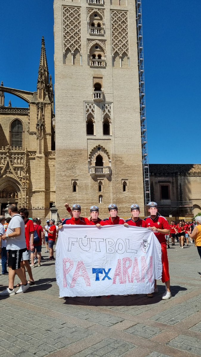 enriquebt97's tweet photo. ¡FÚTBOL PATXARÁN!
Nuestro capitán Jagoba nos ha traído a buen puerto ♥️
@Osasuna https://t.co/BLt7tL2aia