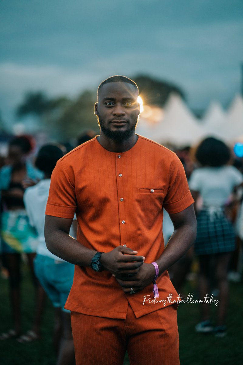IziApparel's tweet photo. Our CD @RamahKizito just ceases any opportunity to “show off” 😅

He really came out at the recent edition of @BlanketsNWineUG in this burnt orange two piece by @IziApparel 

Bookings: ☎️ +256778688207

#SuitsWithIzi https://t.co/YnO3sKThTq