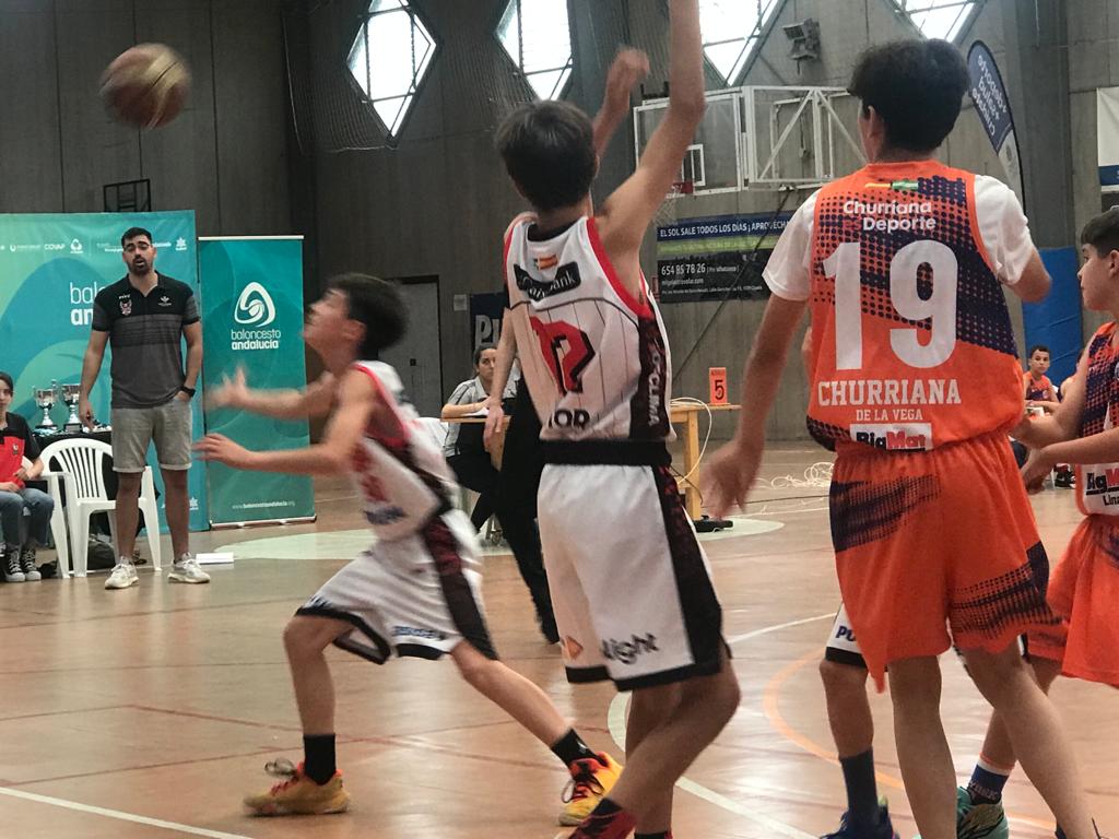FABGranada's tweet photo. 🏆 #FABGrEMM
⏱️ 5P
🏀 Oya Abogados @FundacionCBG 66
🏀 Big Mat Linares @CBChurriana 62
📍 CES Ramón y Cajal
Siguelo 📳 AficionFAB https://t.co/E6gcPn0hXU… https://t.co/8R90BMtTC4