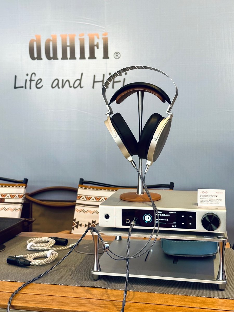 ddhifi_com's tweet image. ddHiFi HS300 HiFi Display Stand  is available now! 😊

If you are interested in getting one, please check with local sales agent for its availability first, or just grab one from DD Aliexpress store at 👇🛒:
aliexpress.com/item/100500548…?
#ddHiFi #HS300 #displaystand #audiphiles #music