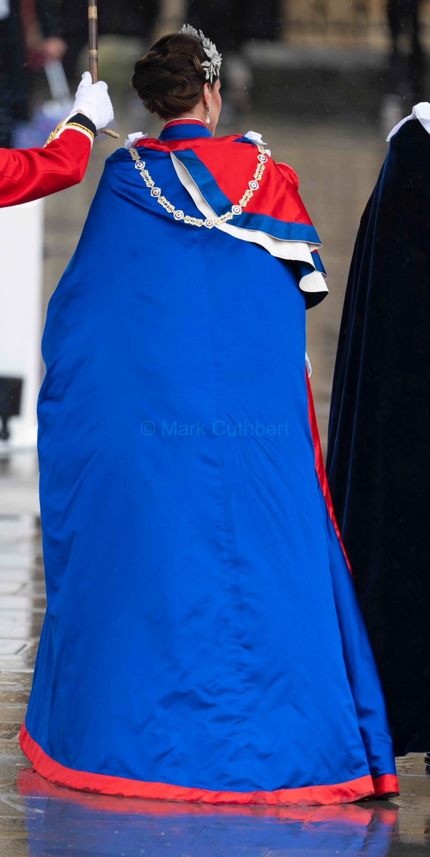 markacuthbert's tweet photo. Catherine, Princess of Wales arrives at Westminster Abbey for the Coronation of King Charles III and Queen Camilla. #royal #Coronation #princessofwales #princekate #princesscatherine #katemiddleton https://t.co/6EsULov1mA