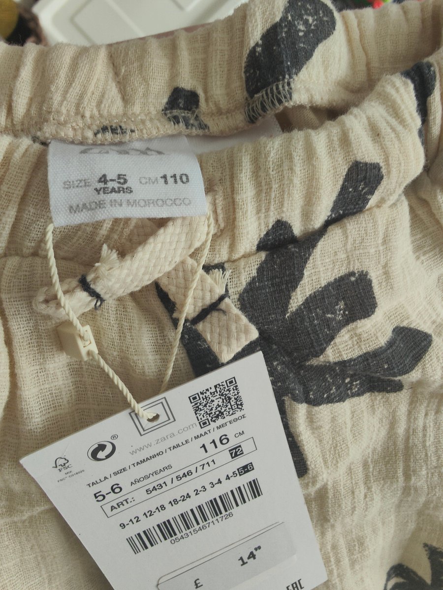RageLove's tweet photo. @ZARA_Care absolute joke this morning. You've sent me the wrong item, I've now go to drive for miles to return the item... YOU WON'T REPLACE UNTIL I RETURN!!! absolutely disgrace of a company. I just want my item sending as soon as possible! Discussing customer service https://t.co/oavVFkqP8o