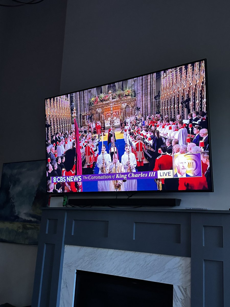 KristyNicoleC's tweet photo. Trying to explain constitutional monarchy to a four year old. It’s…not going well. https://t.co/buylmGMY1k