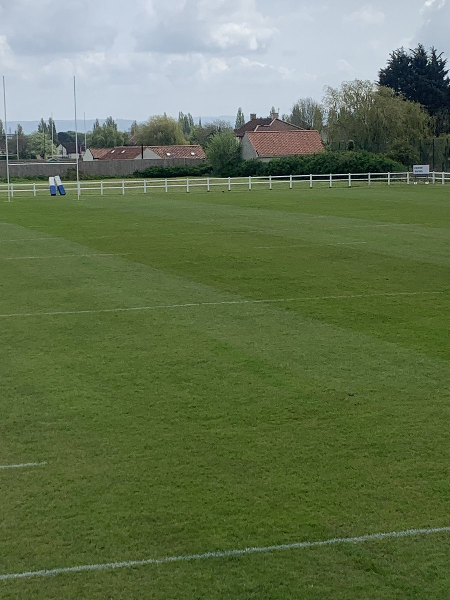 Thank you Neil <a href="/CGRobinsonLtd/">C.G. Robinson & Sons Ltd</a> for potting down &amp; marking the pitch with your robot. 🌱🏉👍