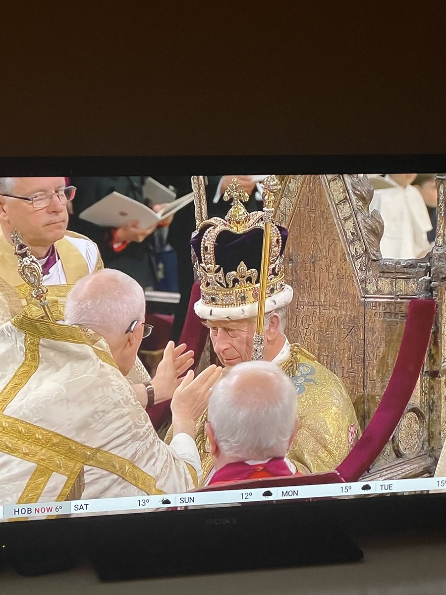 PEACHEMI's tweet photo. GOD SAVE THE KING #Coronation https://t.co/j73y4rEKUe