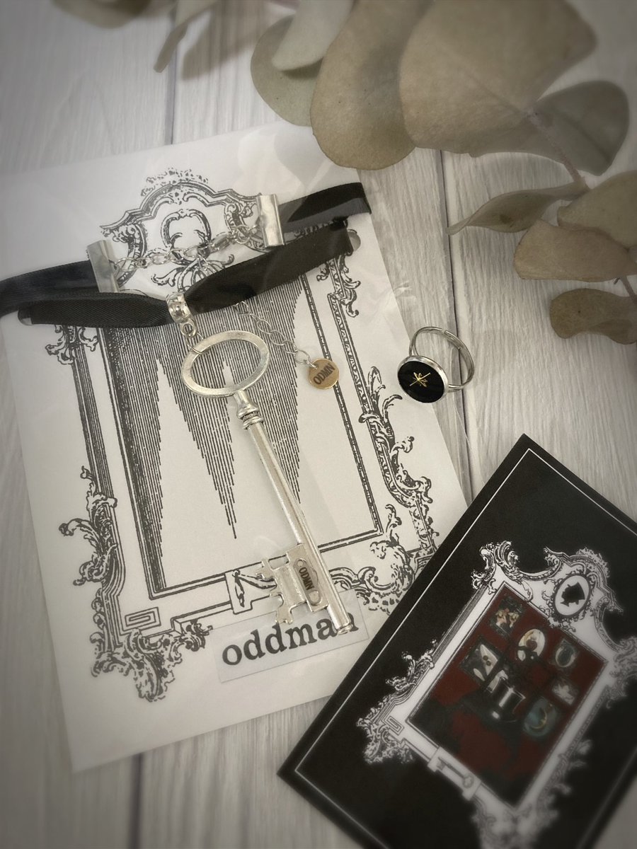 umjammer_nori's tweet photo. 軽くランチして最後は #oddman さんの個展にお伺いしようと #tenten城 へ
出かける前に細めのチョーカーが欲しいって話しててタイムリーに素敵なお品を発見✴︎⋆* 
雨が降る前に周りたかったところはお邪魔できました(*´∪`)

色々巡って多くの作品を拝見しました 刺激を頂いた今日はとても良い日 https://t.co/jtWzyiTq9U