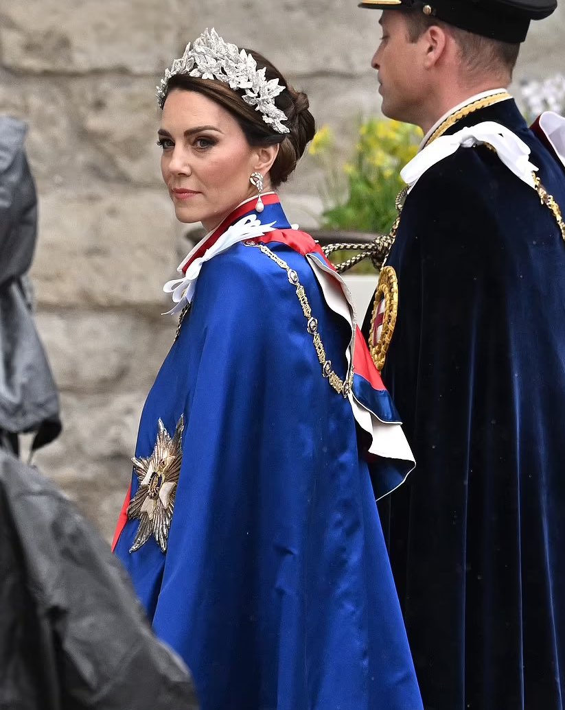 The parallel between Princess Charlotte and her mum the Princess of Wales today! #Coronation