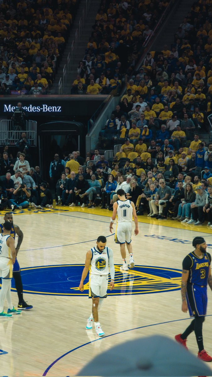 chrisdav1d's tweet photo. @warriors @StephenCurry30 @KlayThompson best back court duo ever https://t.co/9noY1P3gbE