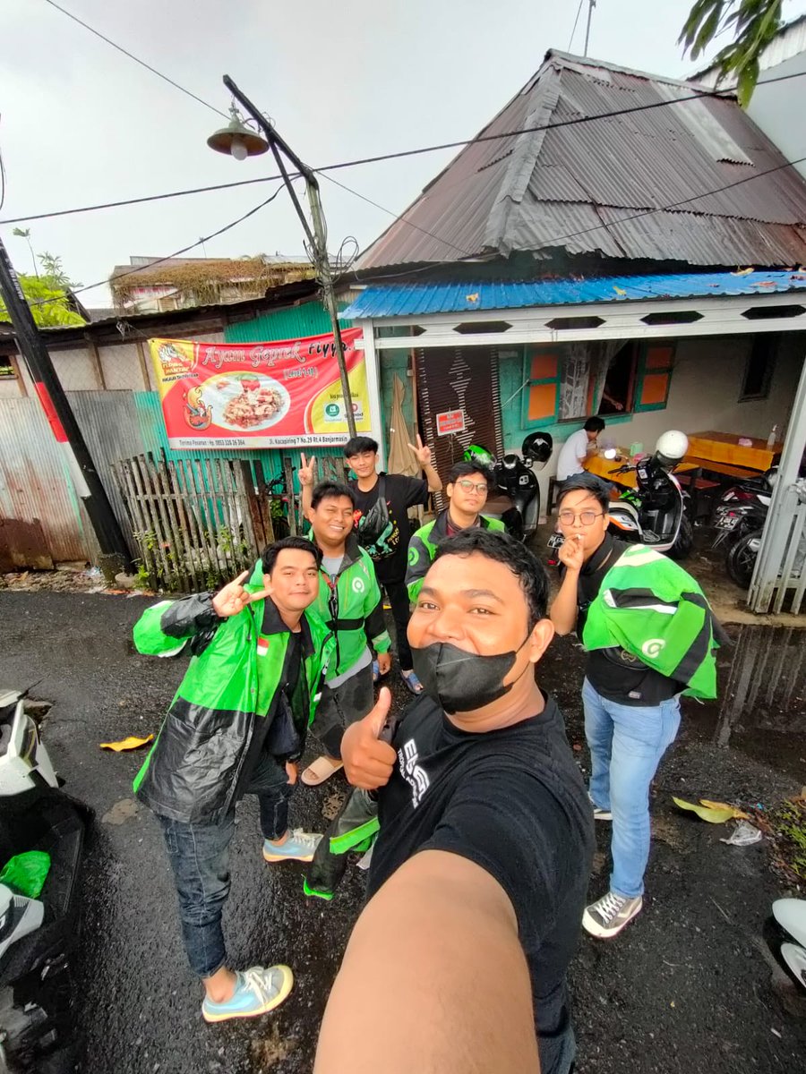Ngojol kok introvert dibawah pohon mulu nanti kesurupan lo, btw bukan sirkel soalnya temenku ada dimana mana 😌😌 <a href="/gojek24jam/">Kosong</a> <a href="/gojekindonesia/">Gojek Indonesia</a>