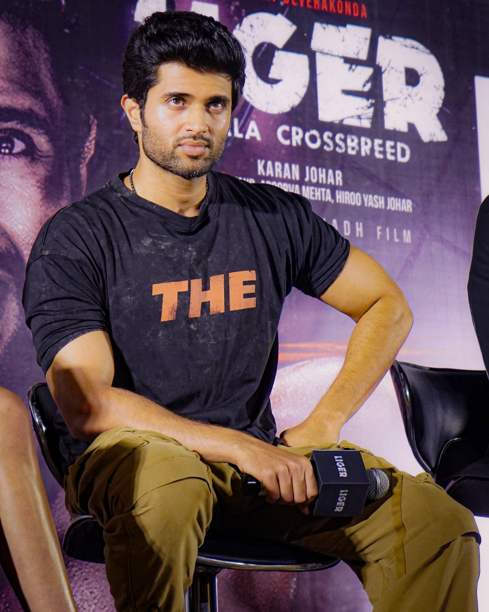 'THE' 
VIJAY DEVERAKONDA 🔥
#VijayDeverakonda
#THEVijayDeverakonda