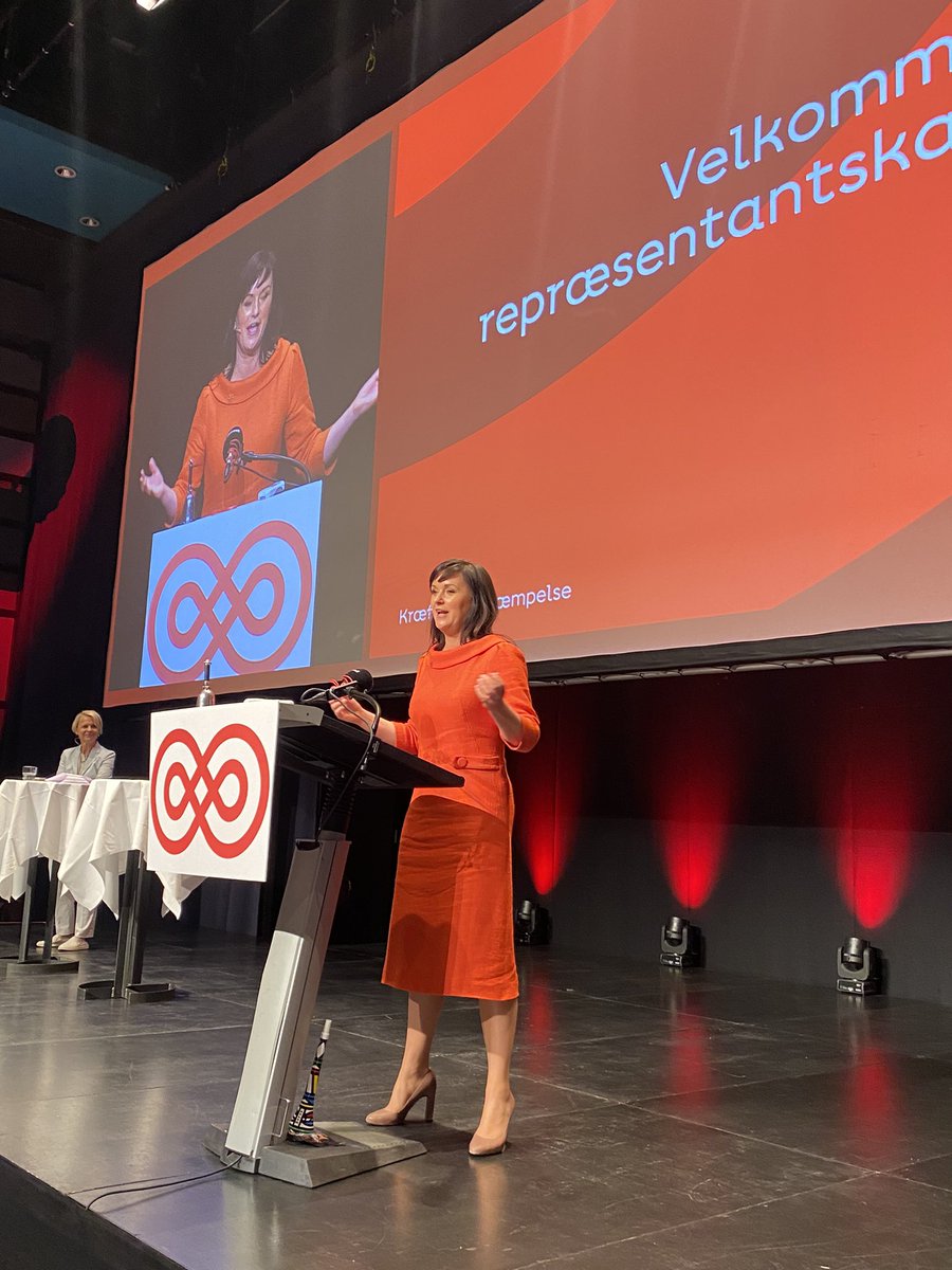 cancer_dk's tweet photo. STOR TAK @sophieløhde for atter at understrege, at du som sundhedsminister har ’fuldt fokus på at der efter AUH-skandalen skal rettes op på kræftområdet! Skandalen er et forfærdeligt eksempel på, hvad der sker når systemet står over patienter og patienternes rettigheder🥺#sundpol https://t.co/DrIICHKpwv